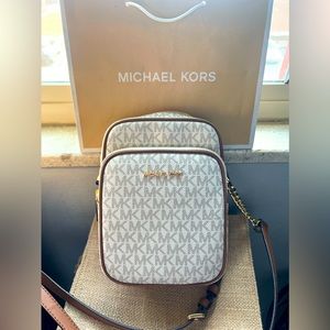 Michael Kors Jet Set Travel Signature Medium Logo Chain Crossbody Flight Bag